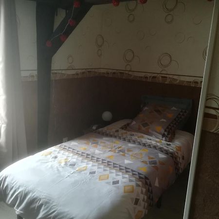 Chambre Simple Avec Wifi Chatellerault Daire Dış mekan fotoğraf