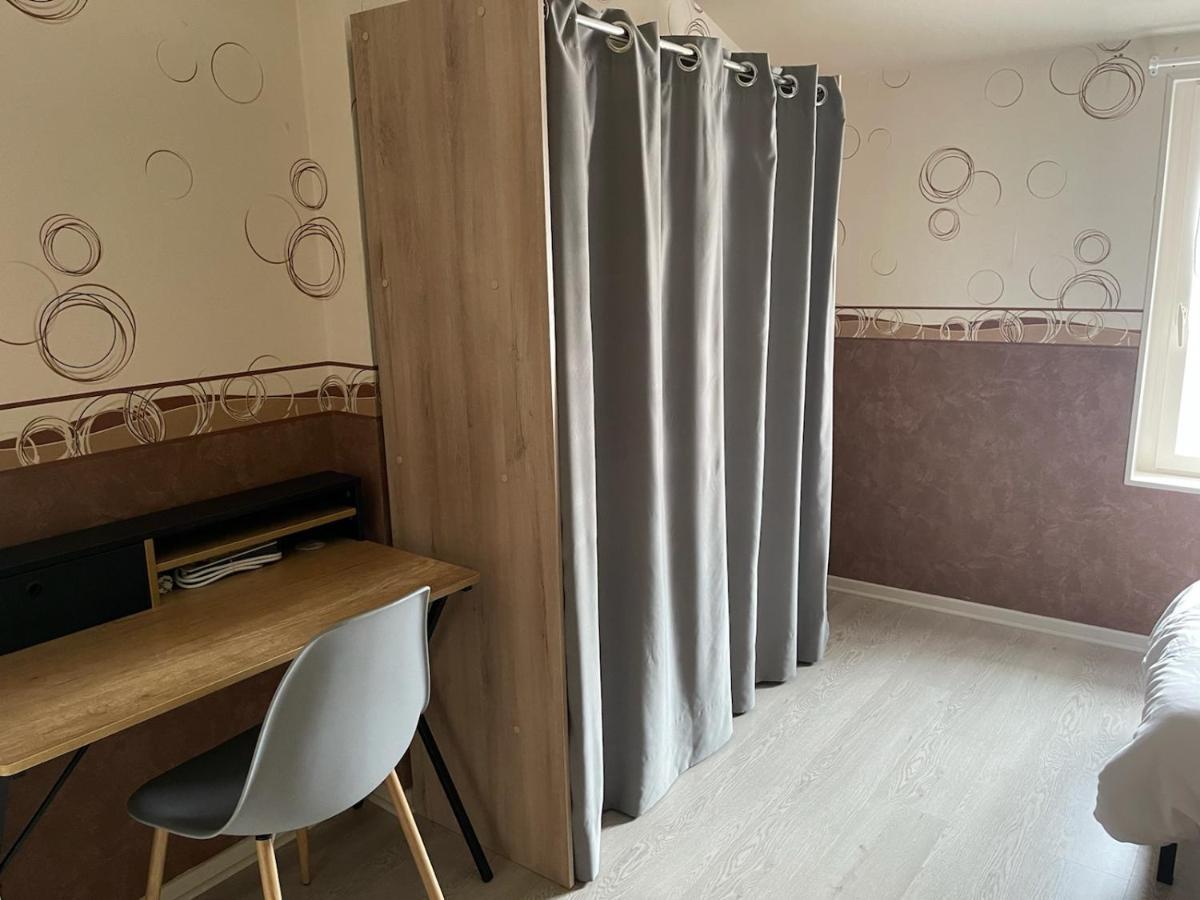 Chambre Simple Avec Wifi Chatellerault Daire Dış mekan fotoğraf